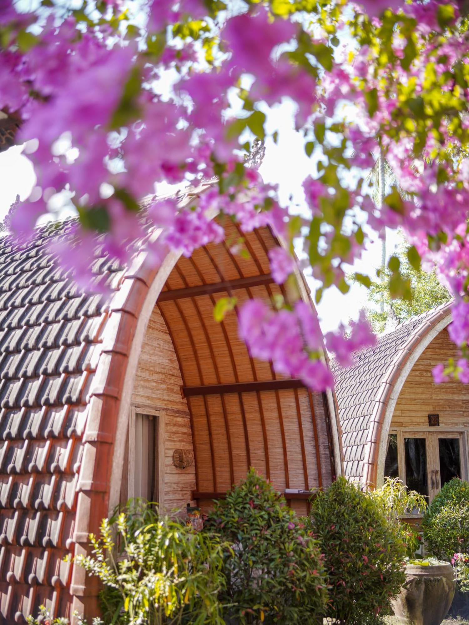 Puri Rinjani Bungalows & Hostel Kuta  Экстерьер фото