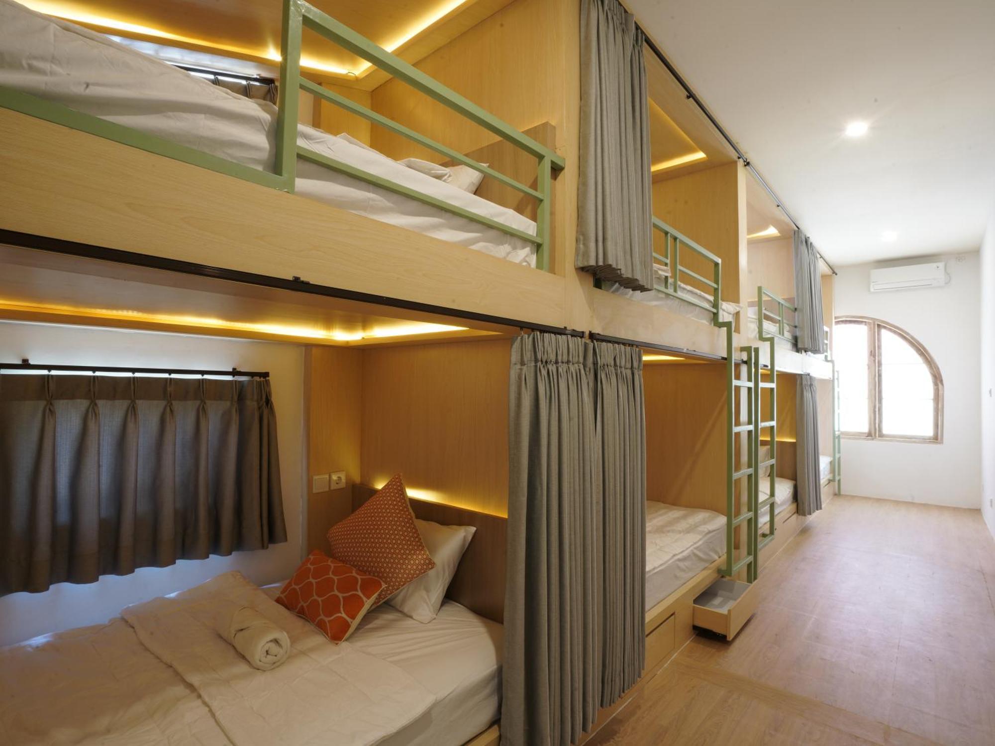 Puri Rinjani Bungalows & Hostel Kuta  Экстерьер фото