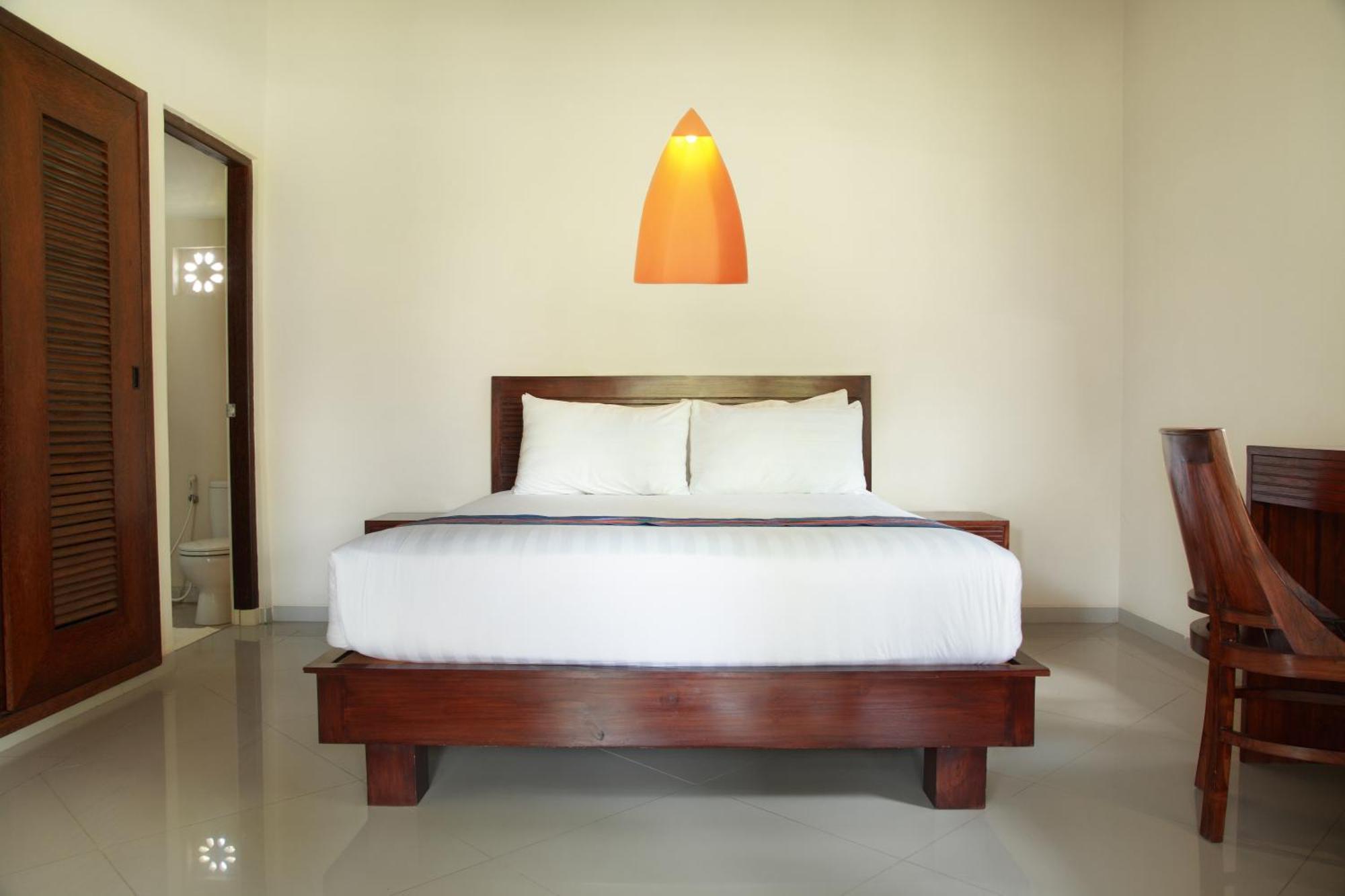 Puri Rinjani Bungalows & Hostel Kuta  Экстерьер фото